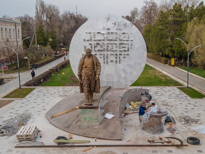 Памятник Бишкек баатыру, г. Бишкек